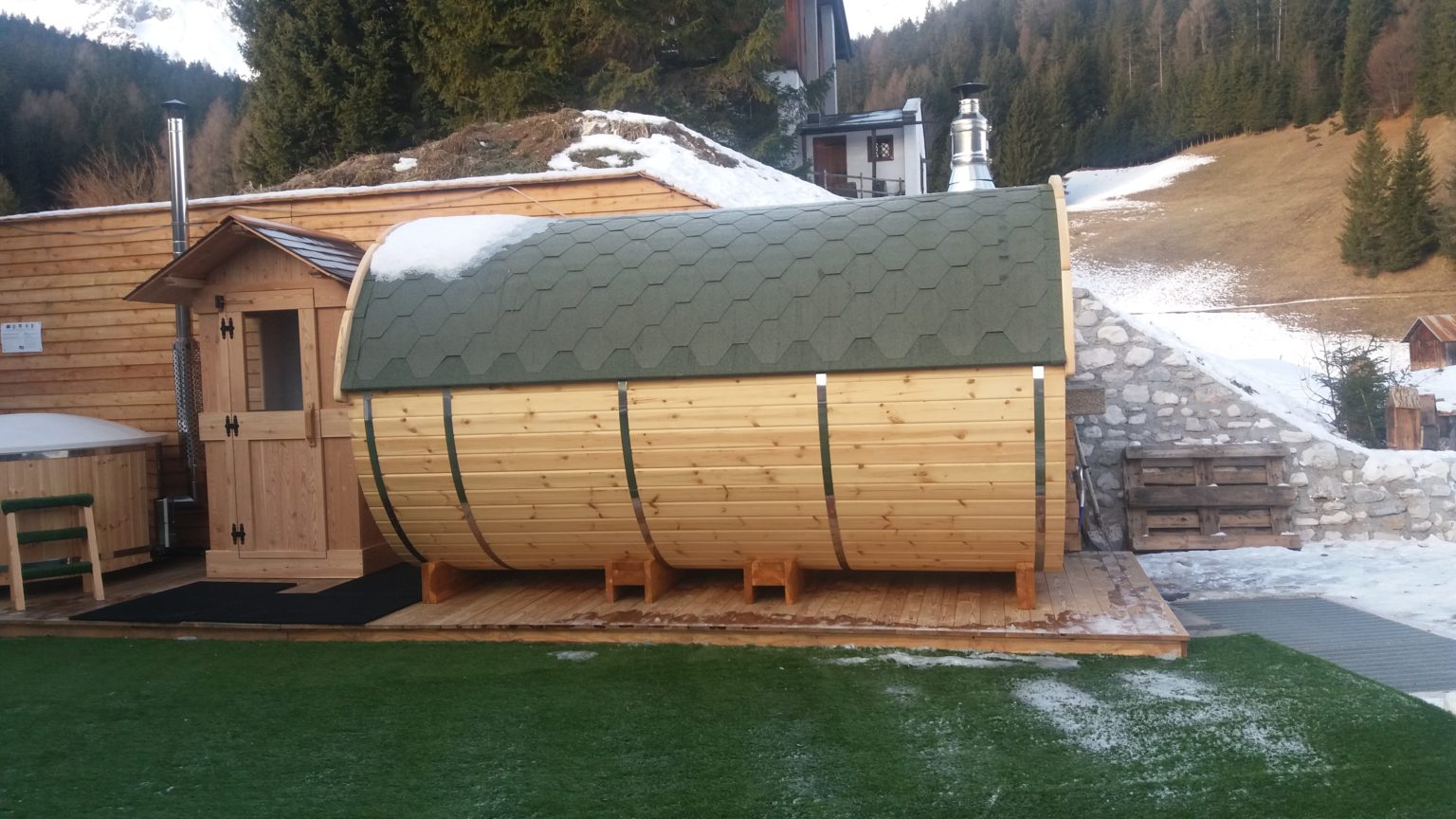 Fasssauna 4,0m Ø1,97m-2,27m ⋆ Tynnyri-Sauna.com