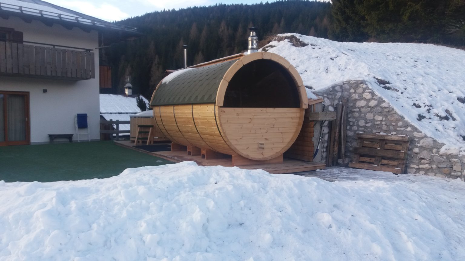 Fasssauna 4,0m Ø1,97m-2,27m ⋆ Tynnyri-Sauna.com