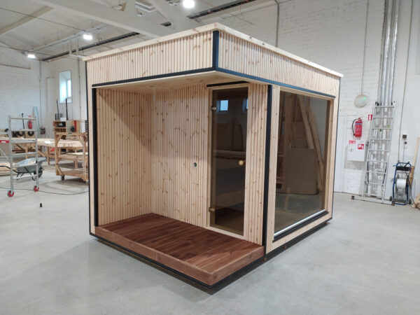 Luxury Moderne Sauna mit Panorama und Vordach