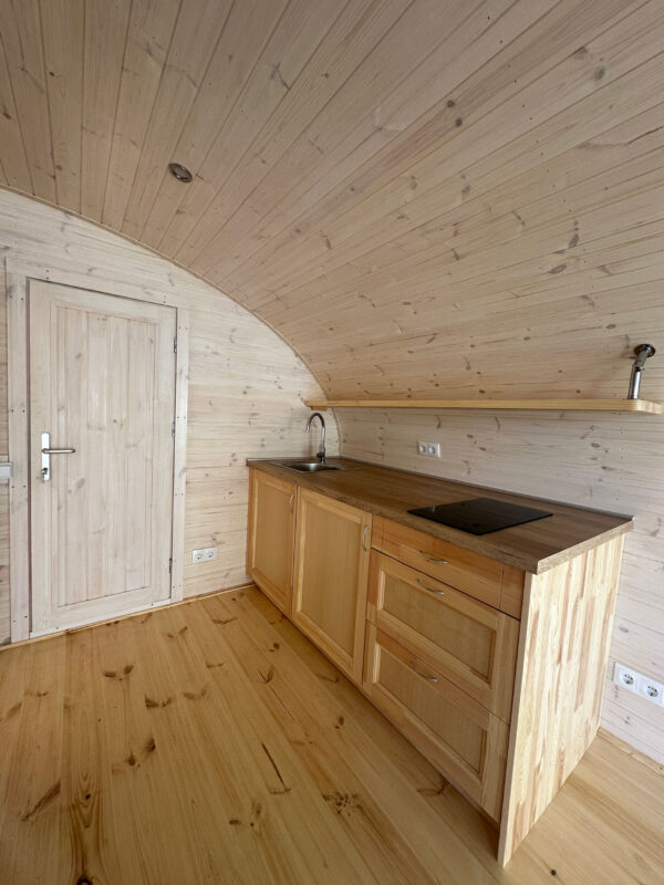 Isolierter Luxus Camping Pod, Küche